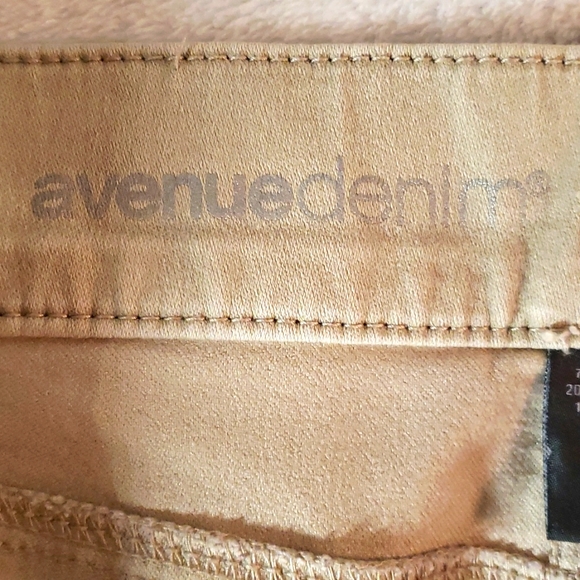 Capris - Picture 6 of 7